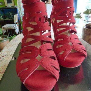 TORRID GOTH VAMPIRE RED LASER CUTOUT PLATFORM WEDGE SZ 8.5W PLUS BOHO GYPSY